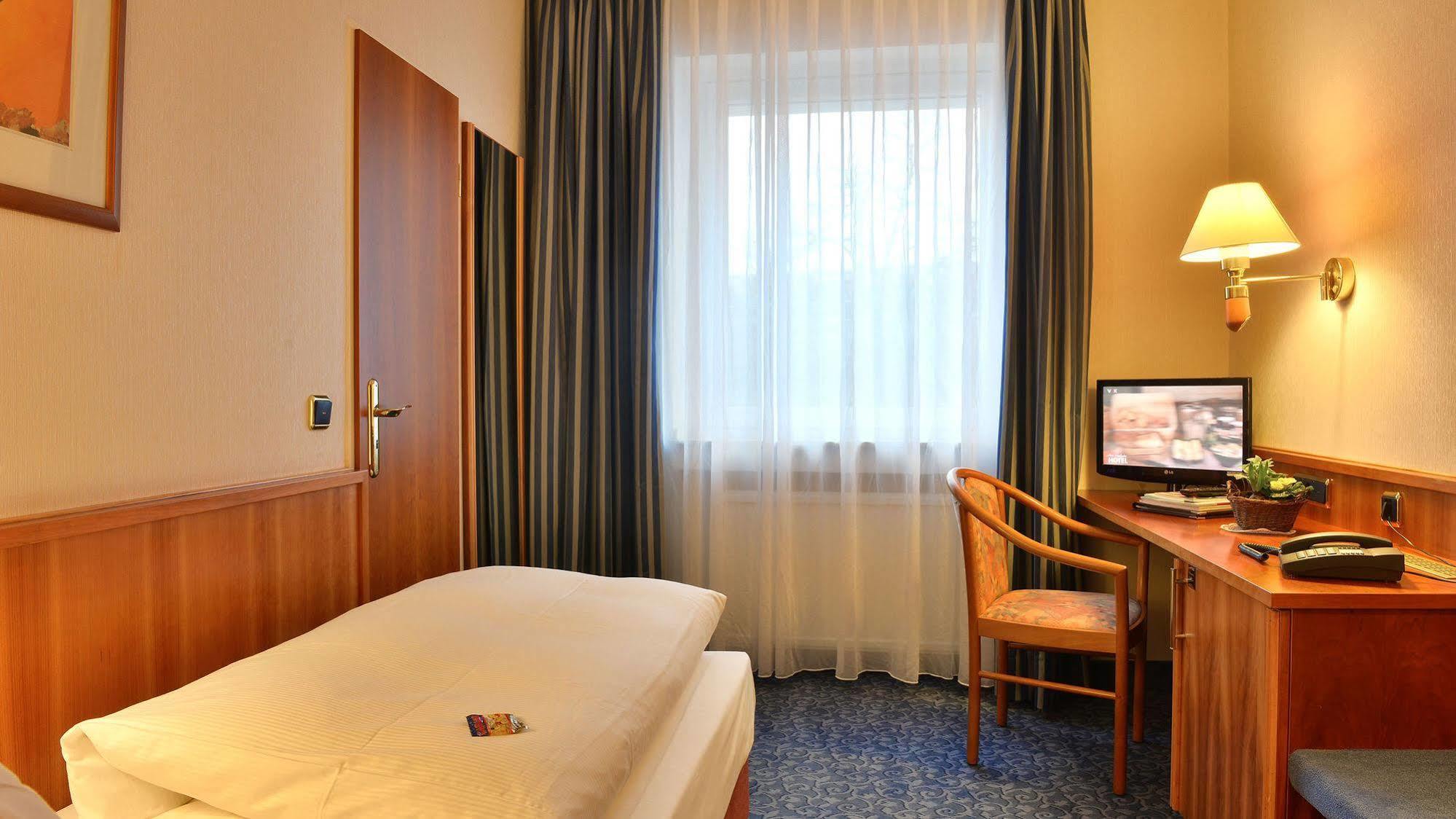 קלן Hotel Ilbertz Garni מראה חיצוני תמונה