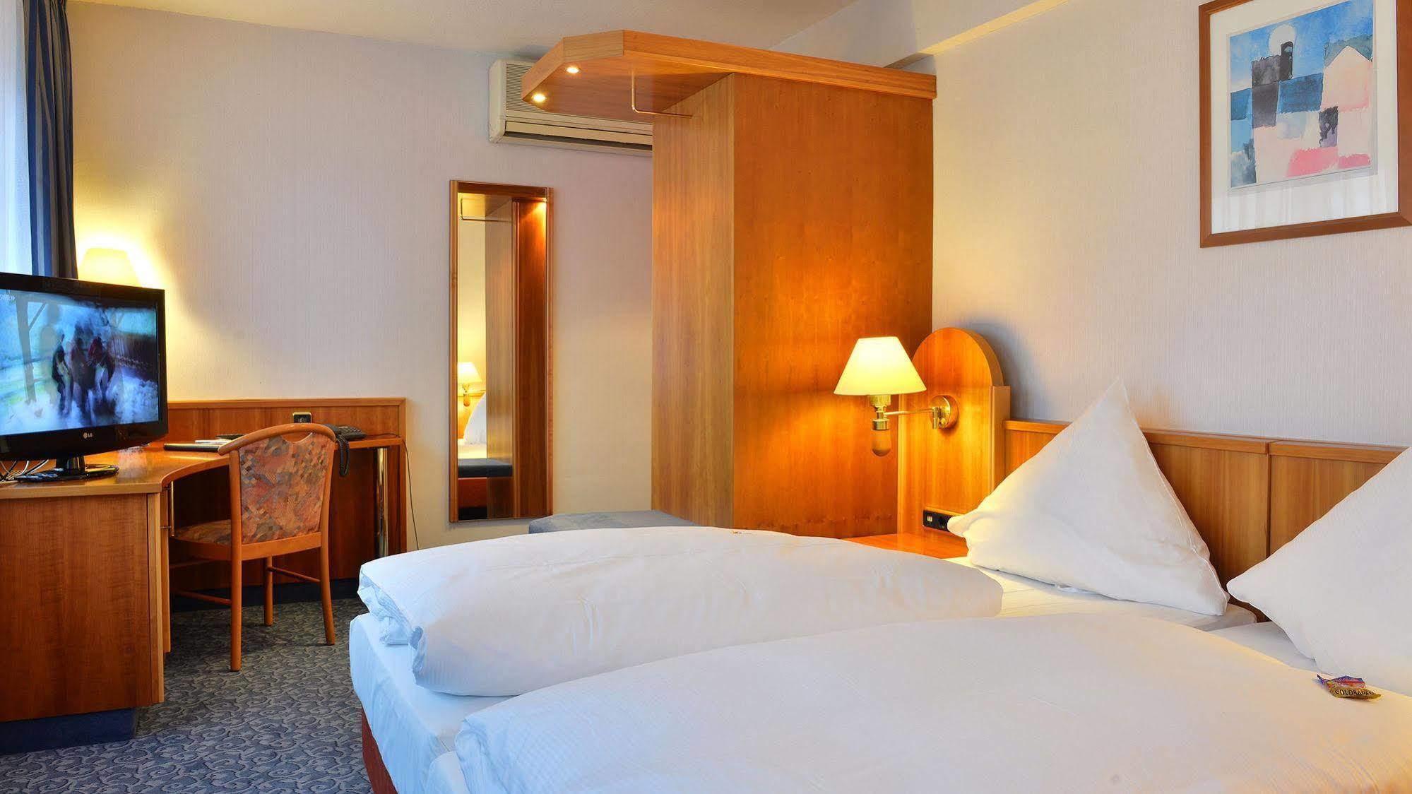 קלן Hotel Ilbertz Garni מראה חיצוני תמונה